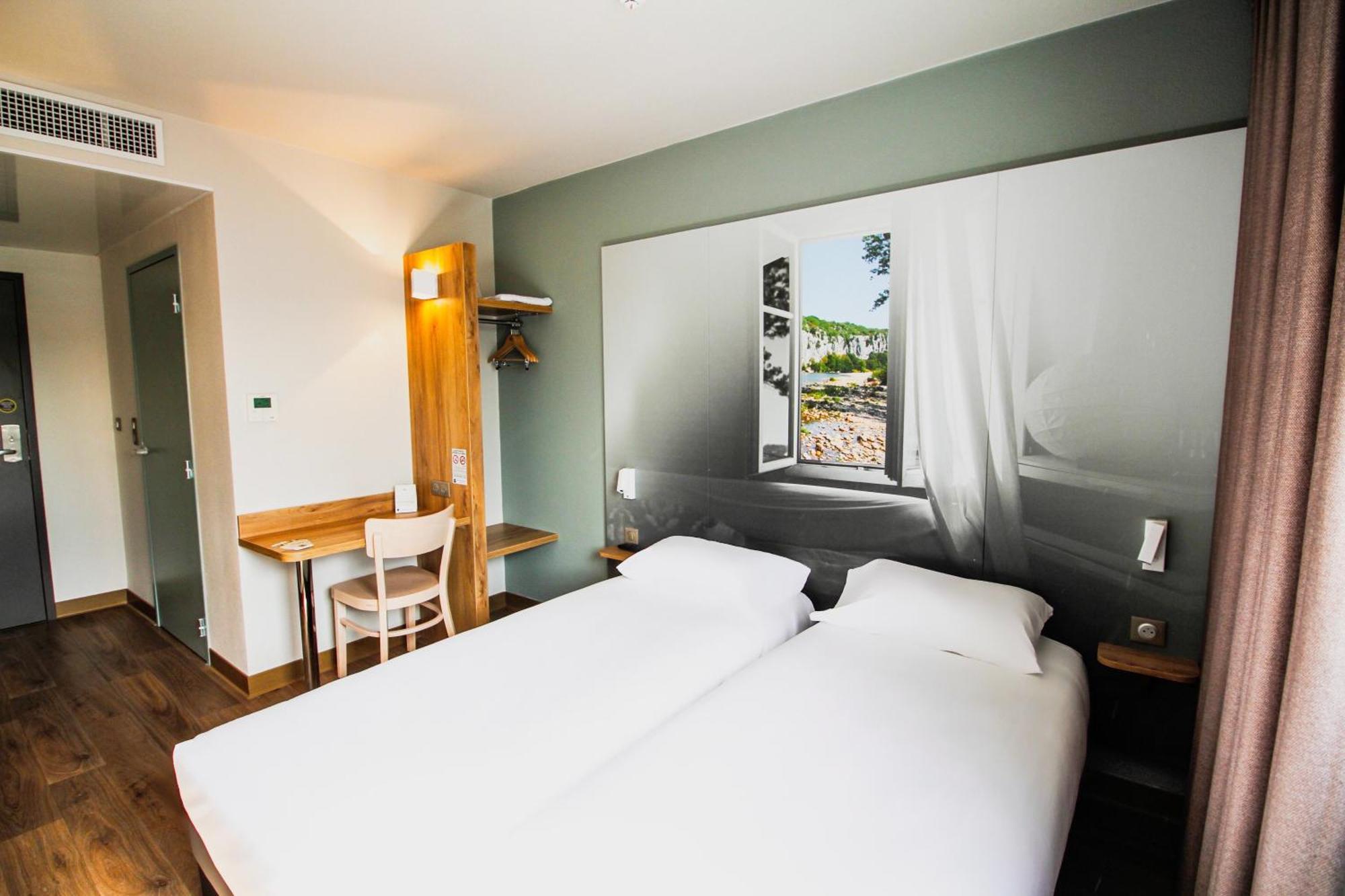 B&B Hotel Montelimar Sud Bagian luar foto